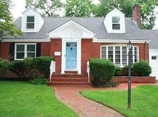 77 Clarendon Ct, Metuchen, NJ