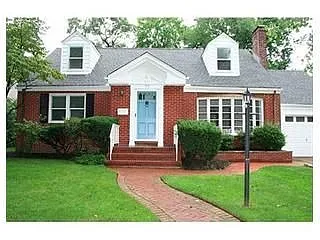 77 Clarendon Ct photo 1