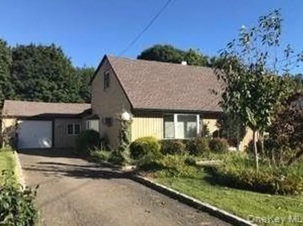 29 Fieldstone Drive, Syosset, NY 11791