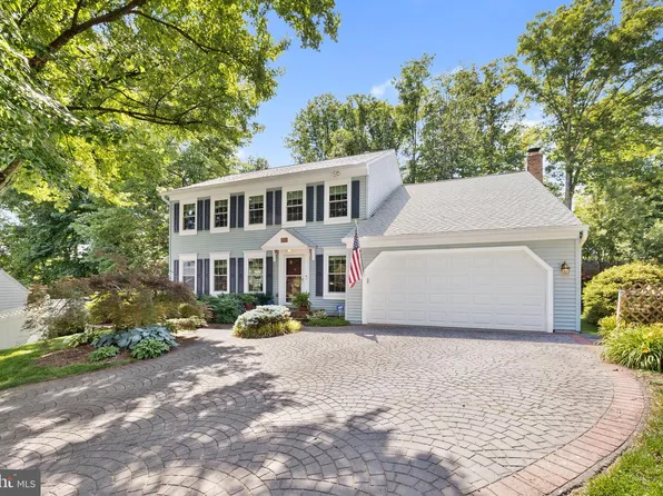 7702 Hilltopper Ct, Springfield, VA 22153