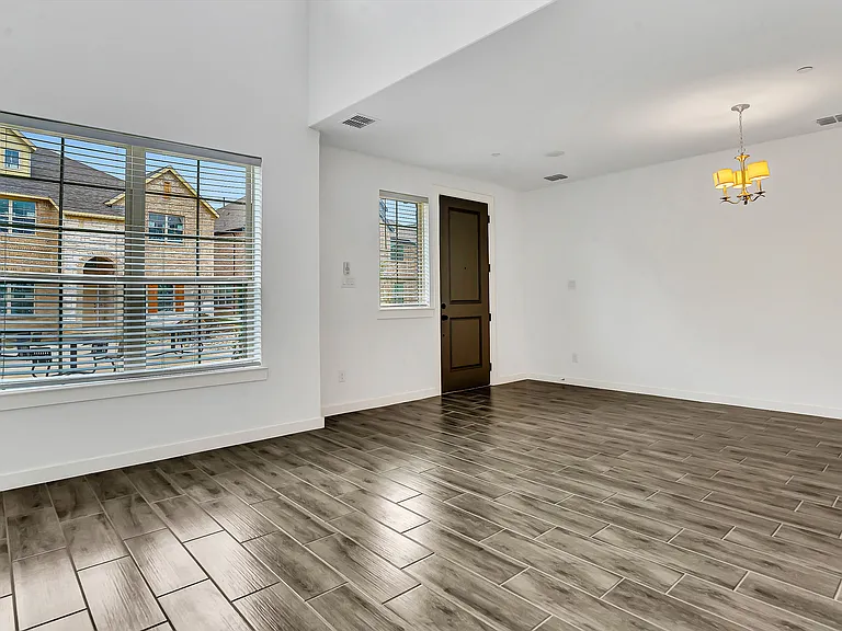 2723 Vista Park Ln — Photo 6