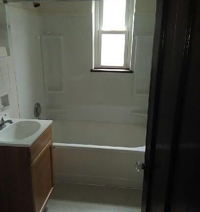 5th image of 979 Debbe Ln APT 6