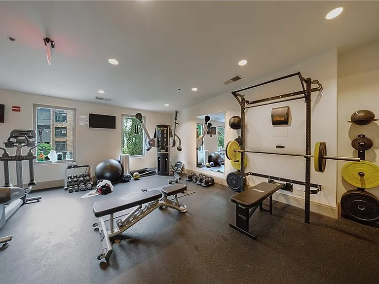 905 Juniper St NE #309 — Photo 55