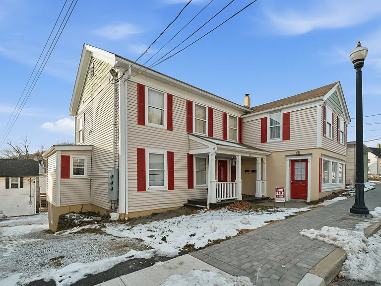 89 Main St #A — Photo 10