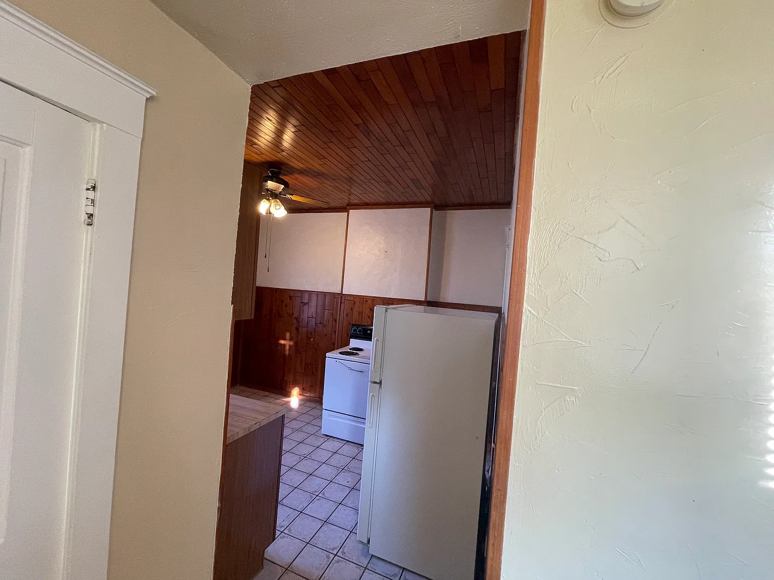 1 bed, 900 sqft, $1,100 — Photo 4