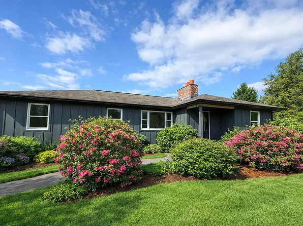 21 Butterfield Rd, Newtown, CT 06470