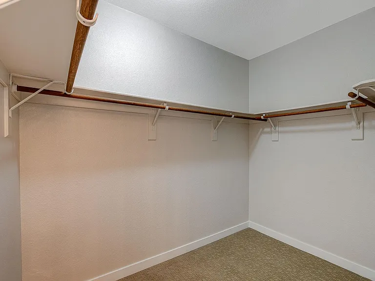 272 Spring Hills Ln — Photo 19