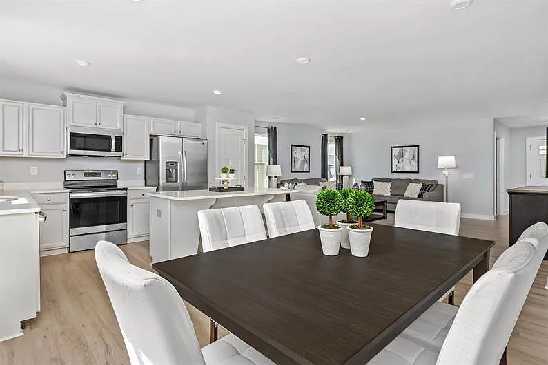 6130 Bellastead Dr — Photo 3