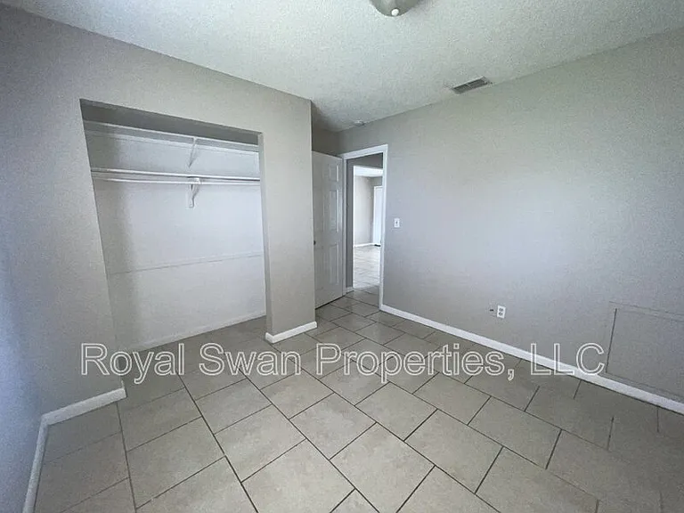 124 Rebecca Ln — Photo 12