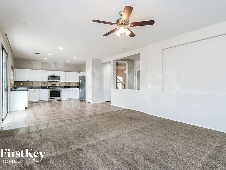 888 E Desert Rose Trl — Photo 2