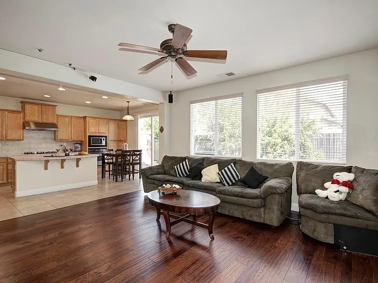 5504 Hirsch Cir — Photo 5