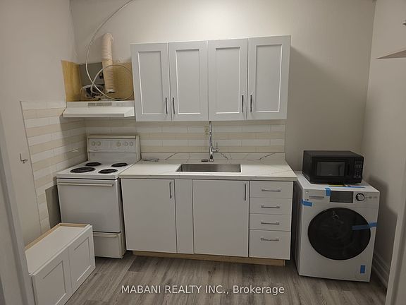 5th image of 2239 Dundas St W
