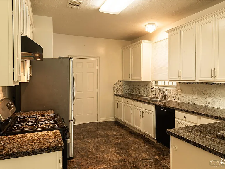 10904 Panther Ct — Photo 22