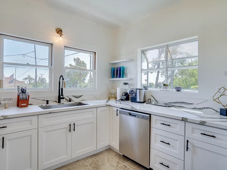 5991 Hellman Ave — Photo 3