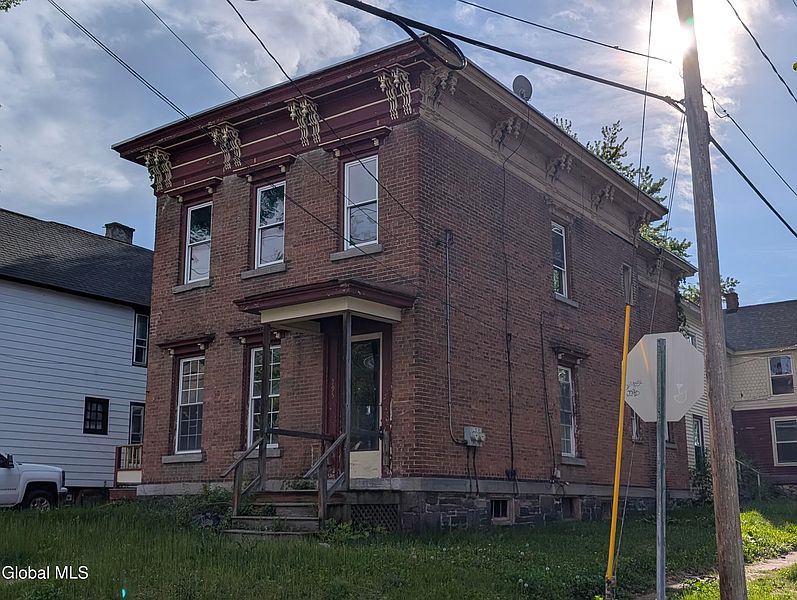 3rd image of 295 N Main Street