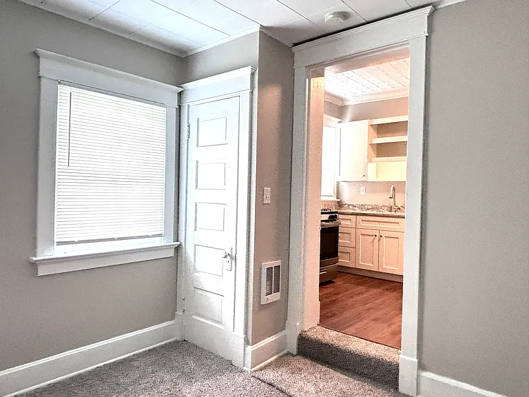4030 Burwood Ave #2 — Photo 10