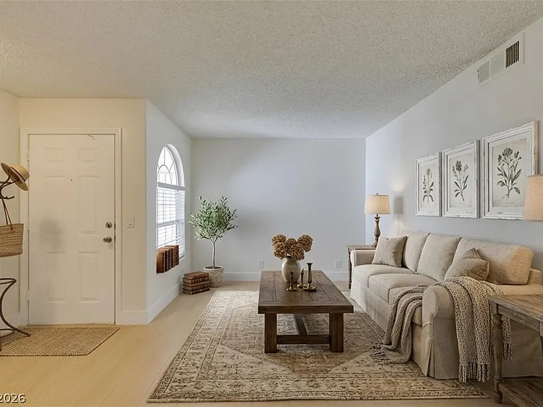 1800 Edmond St #124 — Photo 10