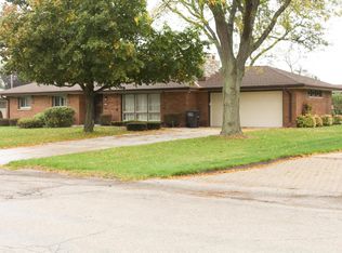 3580 S 52nd St, Greenfield, WI 53220