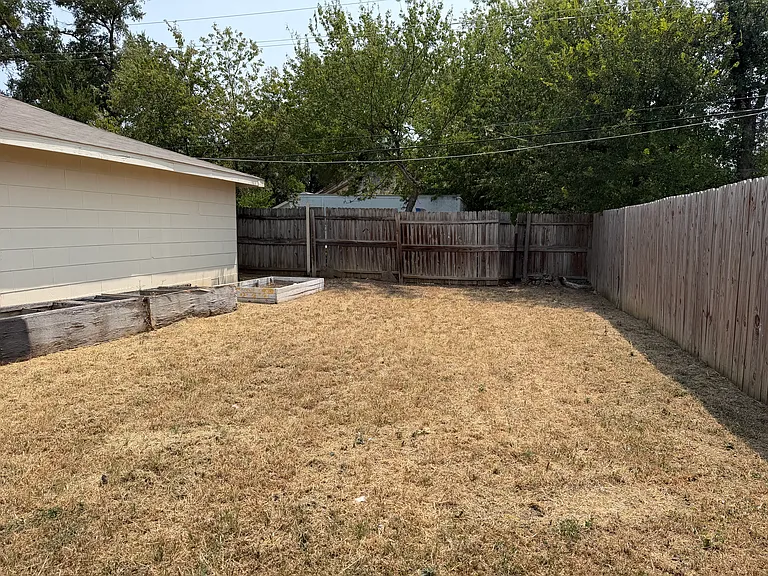 2509 Normont Cir — Photo 15