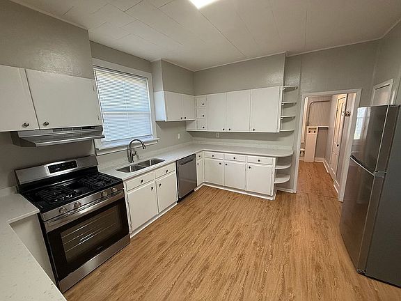 3rd image of 114 Ballard St