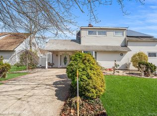 116 Red Maple Drive N, Levittown, NY