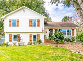 611 Pebblestone Ct, Statesville, NC 28625