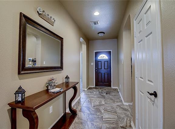 3rd image of 5924 Pescia St