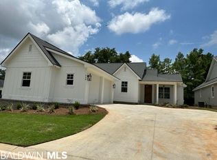 900 Geranium Dr, Fairhope, AL 36532