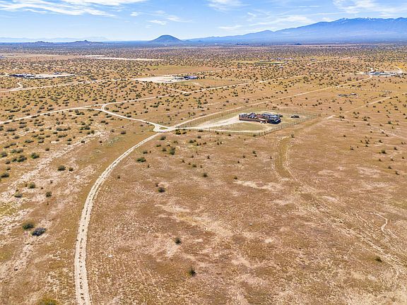 3rd image of Desert Vista Dr