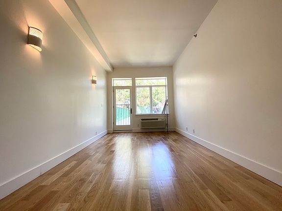 2nd image of 91 Varet St #B2