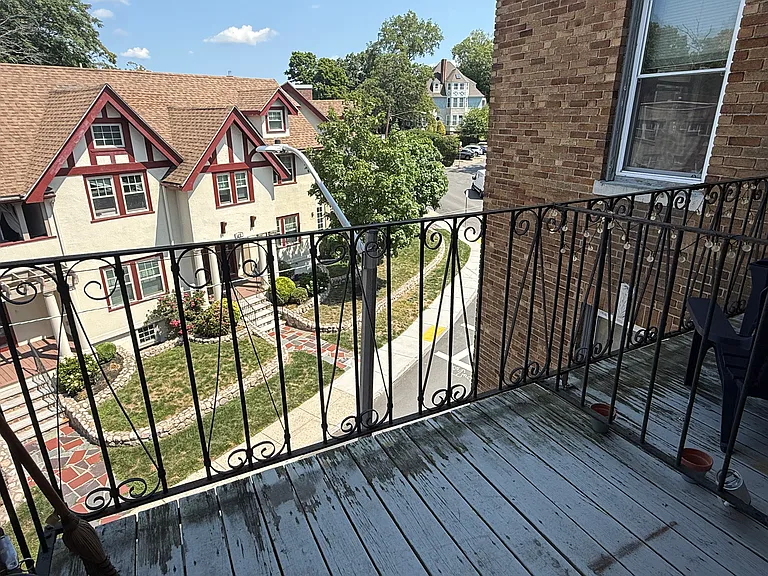 86 Sutherland Rd #14 — Photo 11