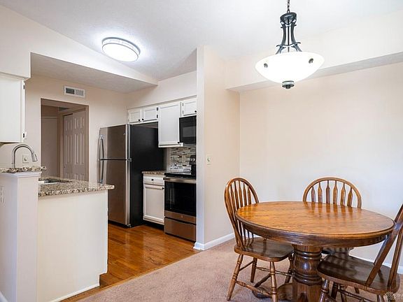 5th image of 537 Aspen Glen Dr APT 410