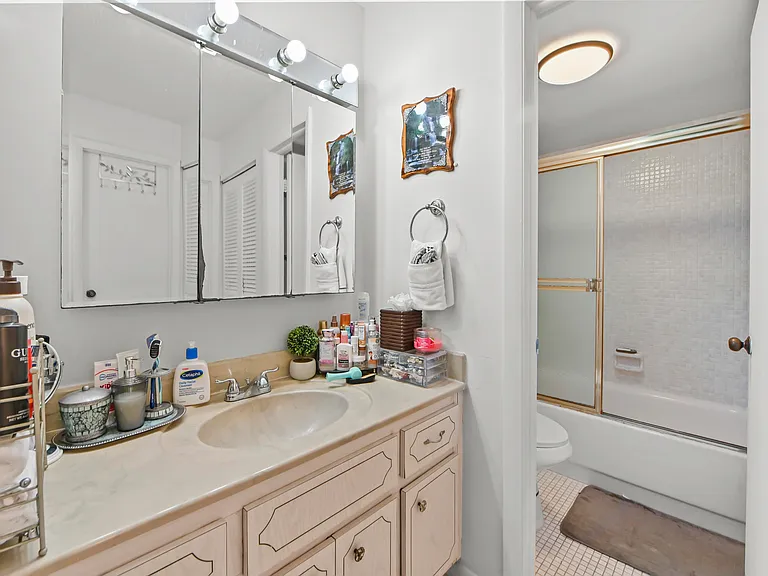 5700 NW 2nd Ave #708 — Photo 13