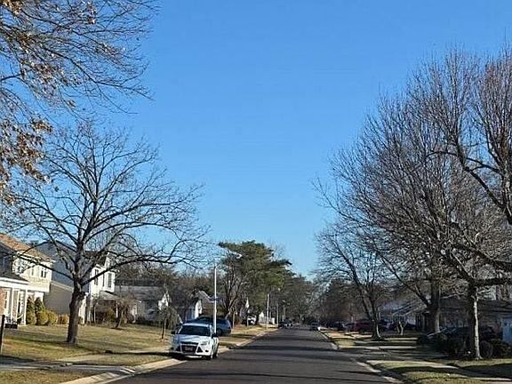 4th image of 32 Gabriel Ln