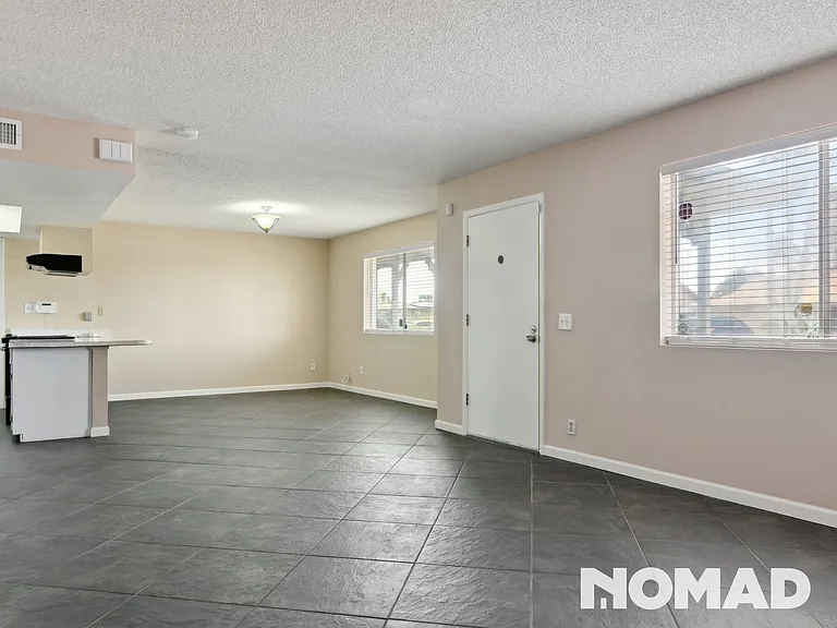 2312 W Catalina Ave — Photo 7