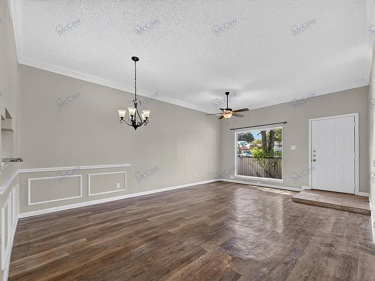 708 Baruna Cir — Photo 3
