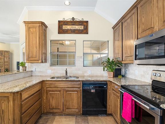 2nd image of 828 Claycourt Cir
