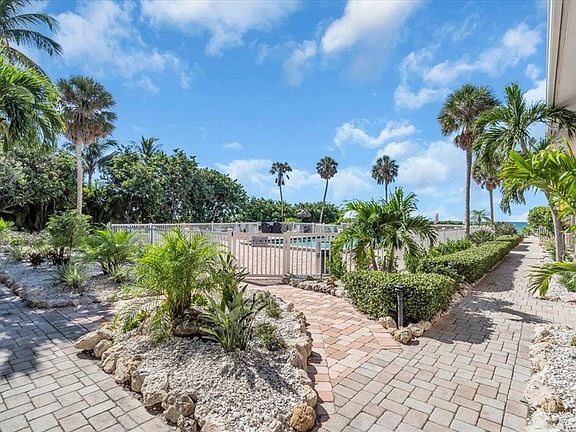 5th image of 5841 GULF OF MEXICO DRIVE #244