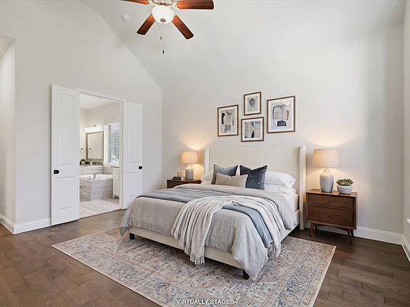 3rd image of 2433 Mare Rd
