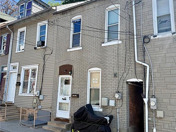 4th image of 117 Ridge Ave