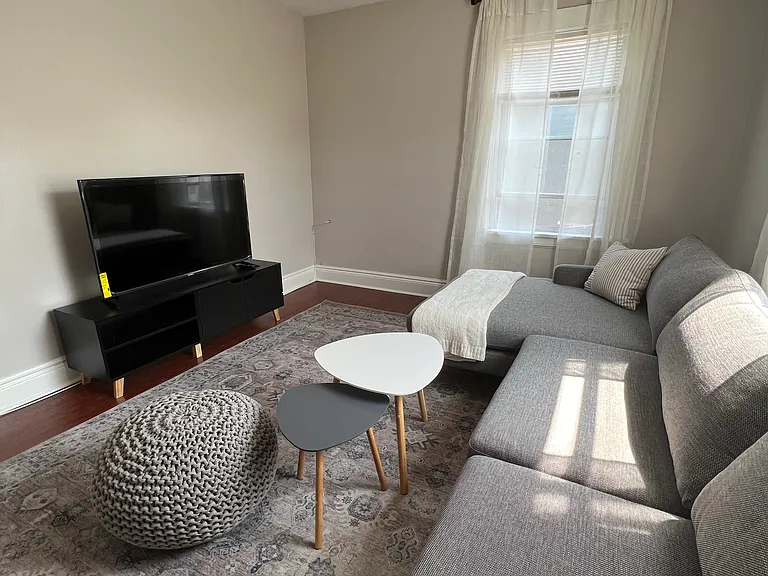 1155 S Plymouth Ave — Photo 21