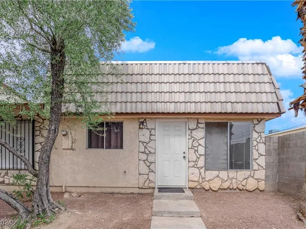 3906 Voxna St, Paradise, NV 89119