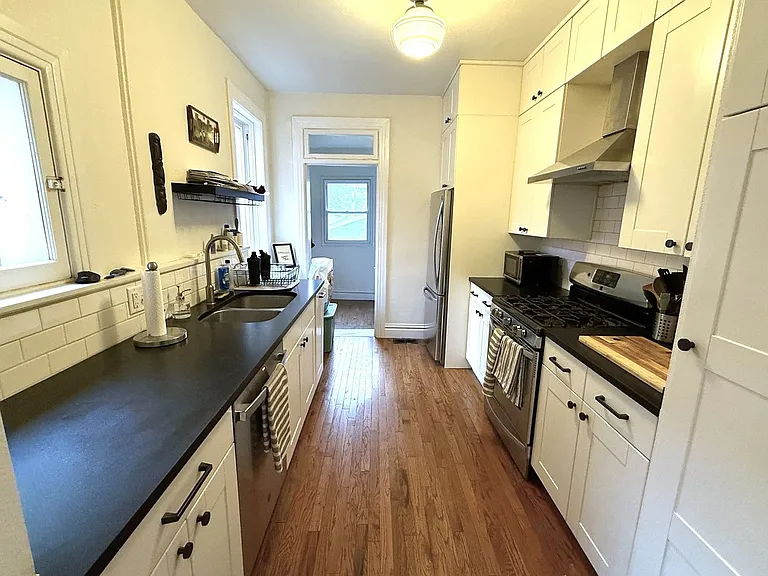 2073 N Emerson St — Photo 4