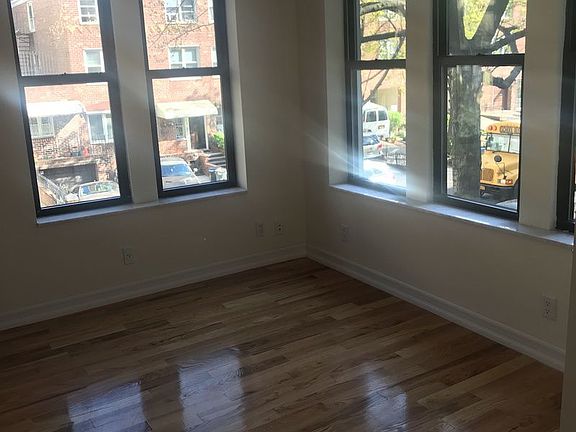 4th image of 2450 28th St APT 3