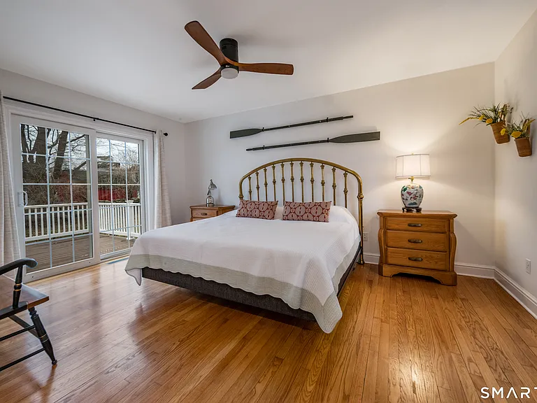 99 Bay View Ave — Photo 8