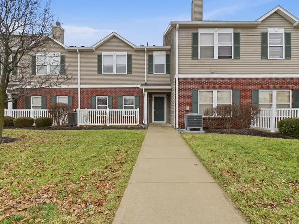 12145 Bubbling Brook Dr Unit 400, Fishers, IN 46038