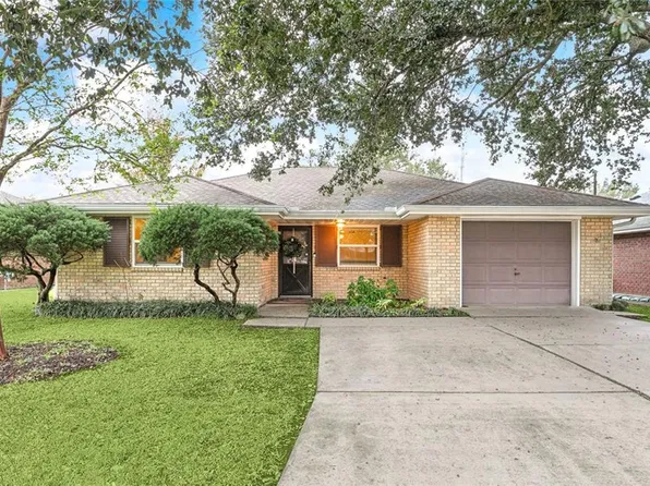 209 River Point Dr, Destrehan, LA 70047