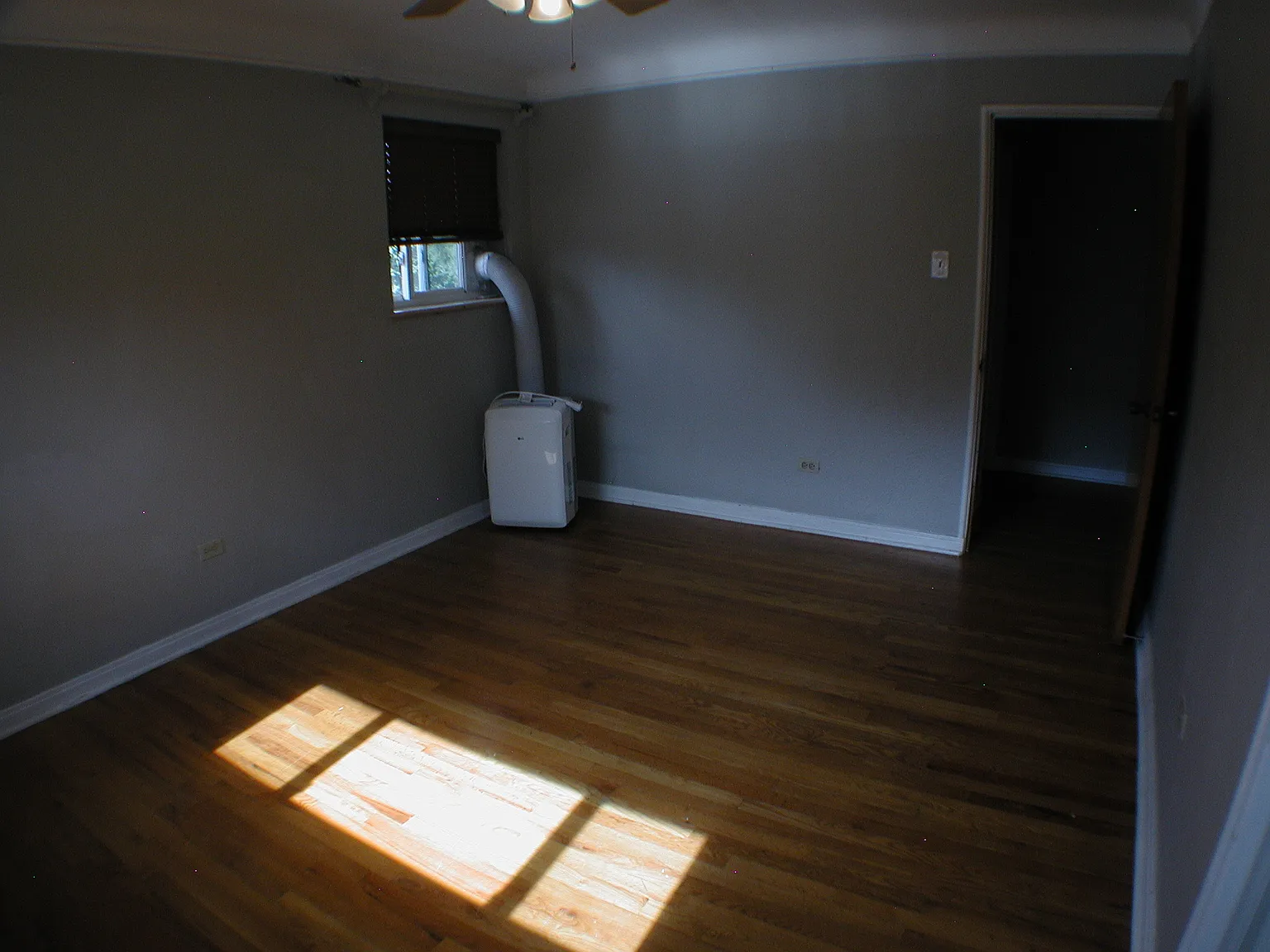 733 E 2nd Ave — Photo 4