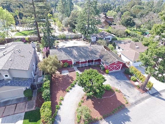 3rd image of 18510 Ravenwood Dr