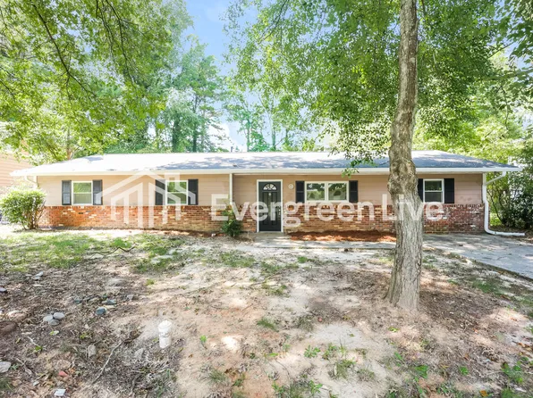 3655 Leisure Ln, Atlanta, GA 30349
